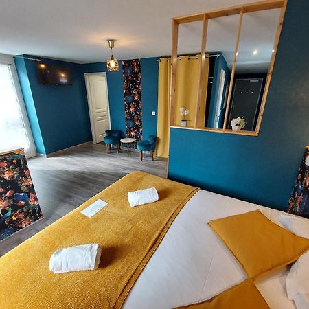 Logis Hotels - Auberge De L'Ile - Hotel 3 Etoiles Et Restaurant Creysse  Exteriör bild