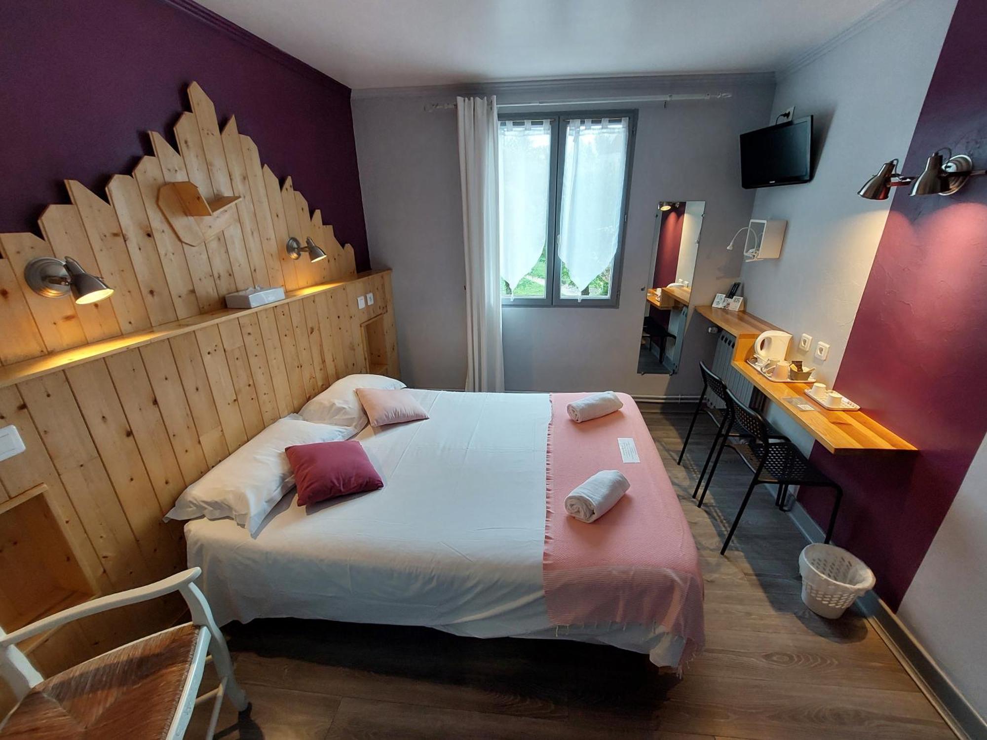 Logis Hotels - Auberge De L'Ile - Hotel 3 Etoiles Et Restaurant Creysse  Exteriör bild