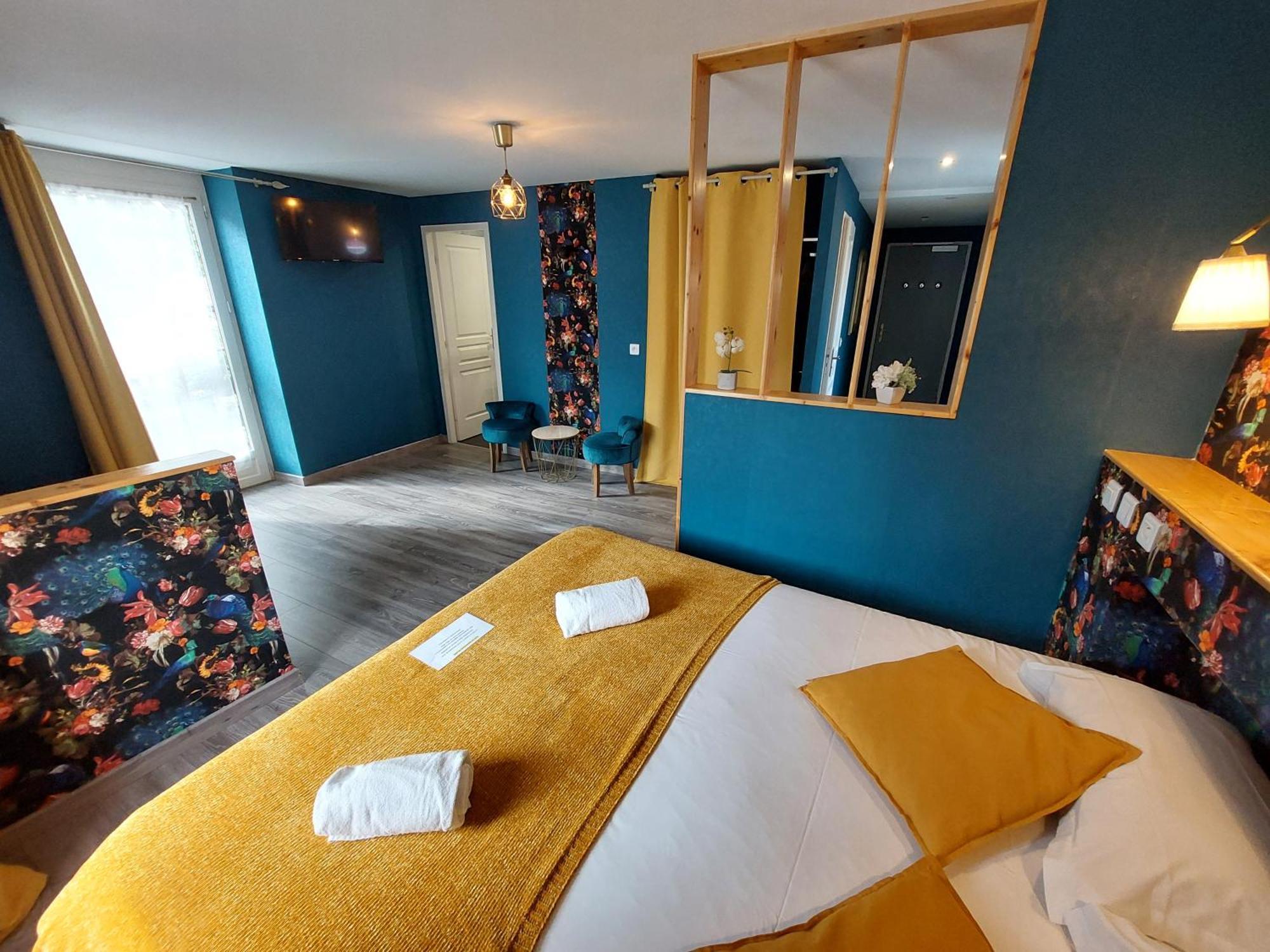 Logis Hotels - Auberge De L'Ile - Hotel 3 Etoiles Et Restaurant Creysse  Exteriör bild