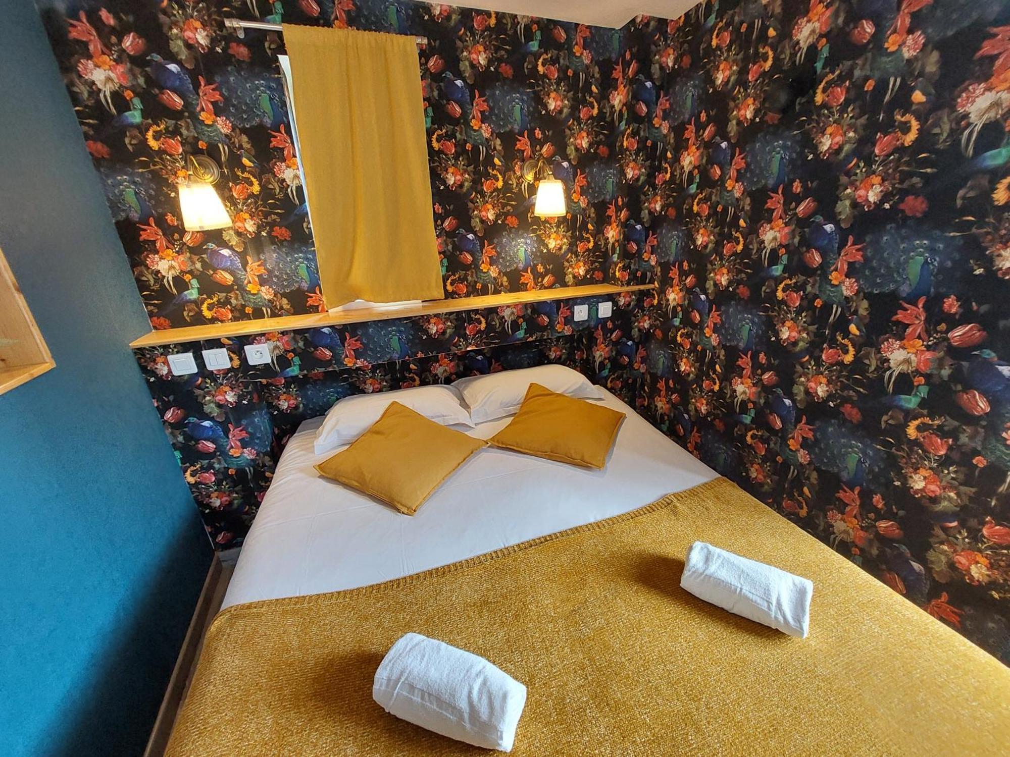 Logis Hotels - Auberge De L'Ile - Hotel 3 Etoiles Et Restaurant Creysse  Exteriör bild