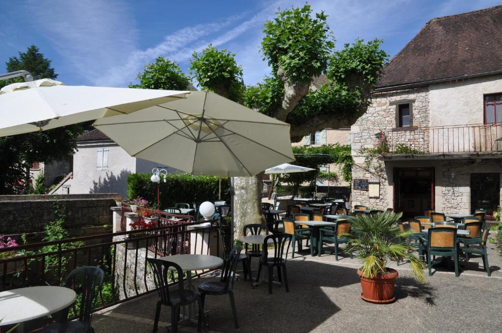 Logis Hotels - Auberge De L'Ile - Hotel 3 Etoiles Et Restaurant Creysse  Exteriör bild