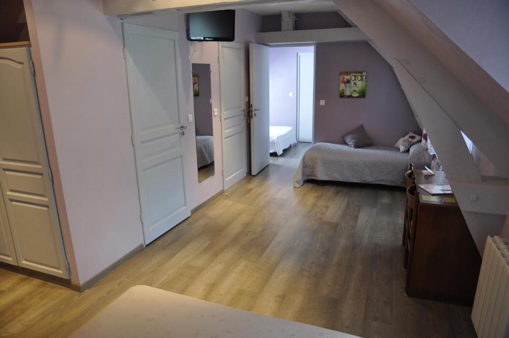 Logis Hotels - Auberge De L'Ile - Hotel 3 Etoiles Et Restaurant Creysse  Exteriör bild