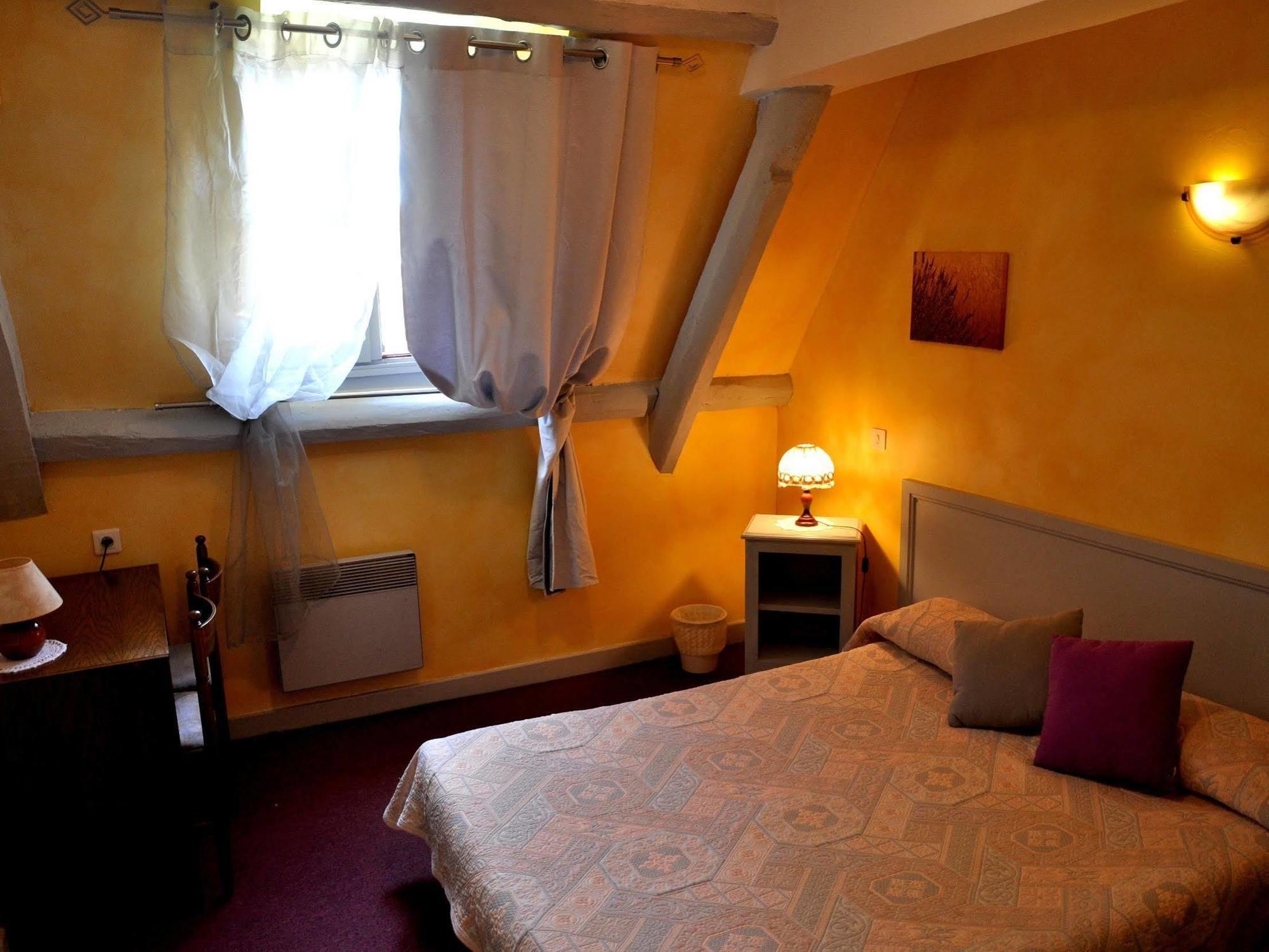 Logis Hotels - Auberge De L'Ile - Hotel 3 Etoiles Et Restaurant Creysse  Exteriör bild