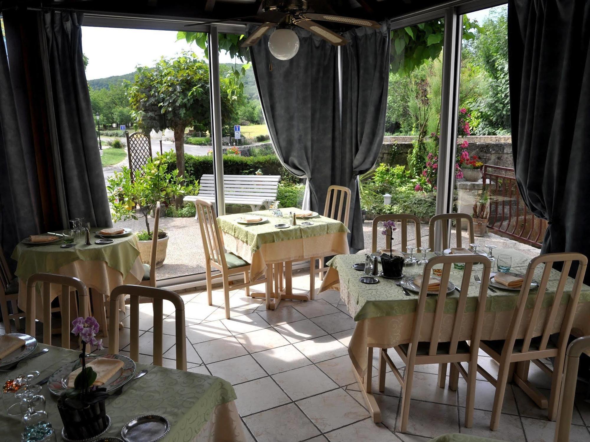 Logis Hotels - Auberge De L'Ile - Hotel 3 Etoiles Et Restaurant Creysse  Exteriör bild